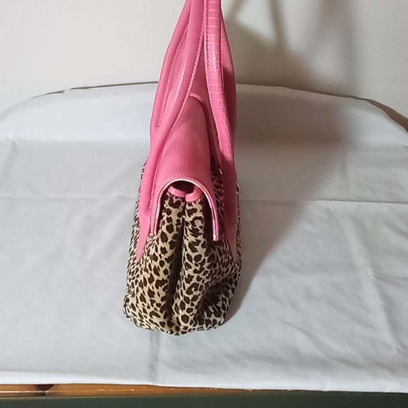 Citrus handbag 10.5"wide and 7" tall not including handles. Bright pink/leopard - Picture 3 of 8